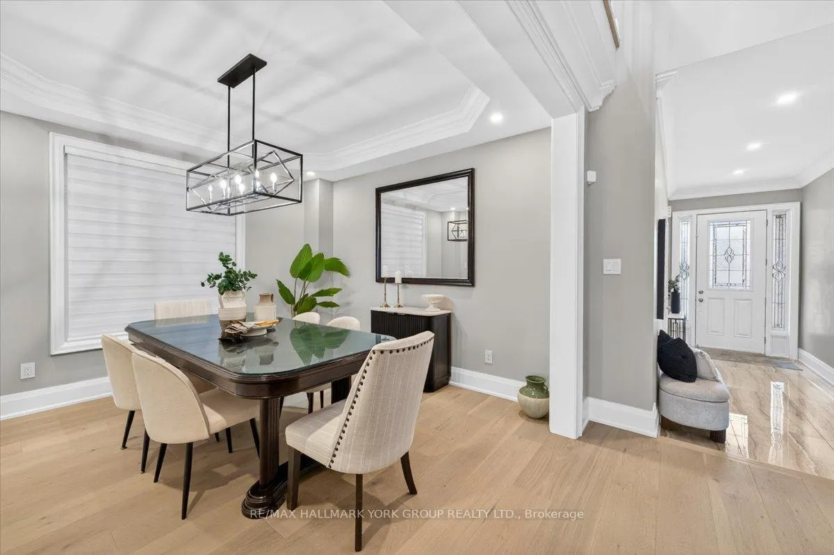 Photo 9 of 40 Alex Campbell Crescent W, King, King City — HOMEH
