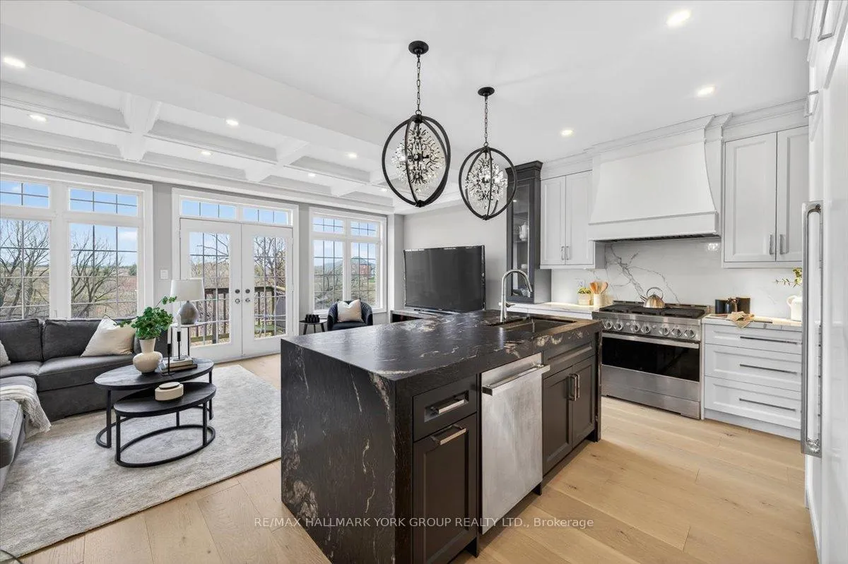 Photo 10 of 40 Alex Campbell Crescent W, King, King City — HOMEH