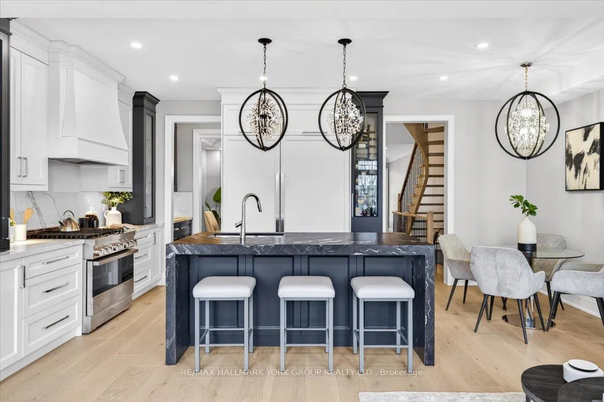 Photo 12 of 40 Alex Campbell Crescent W, King, King City — HOMEH