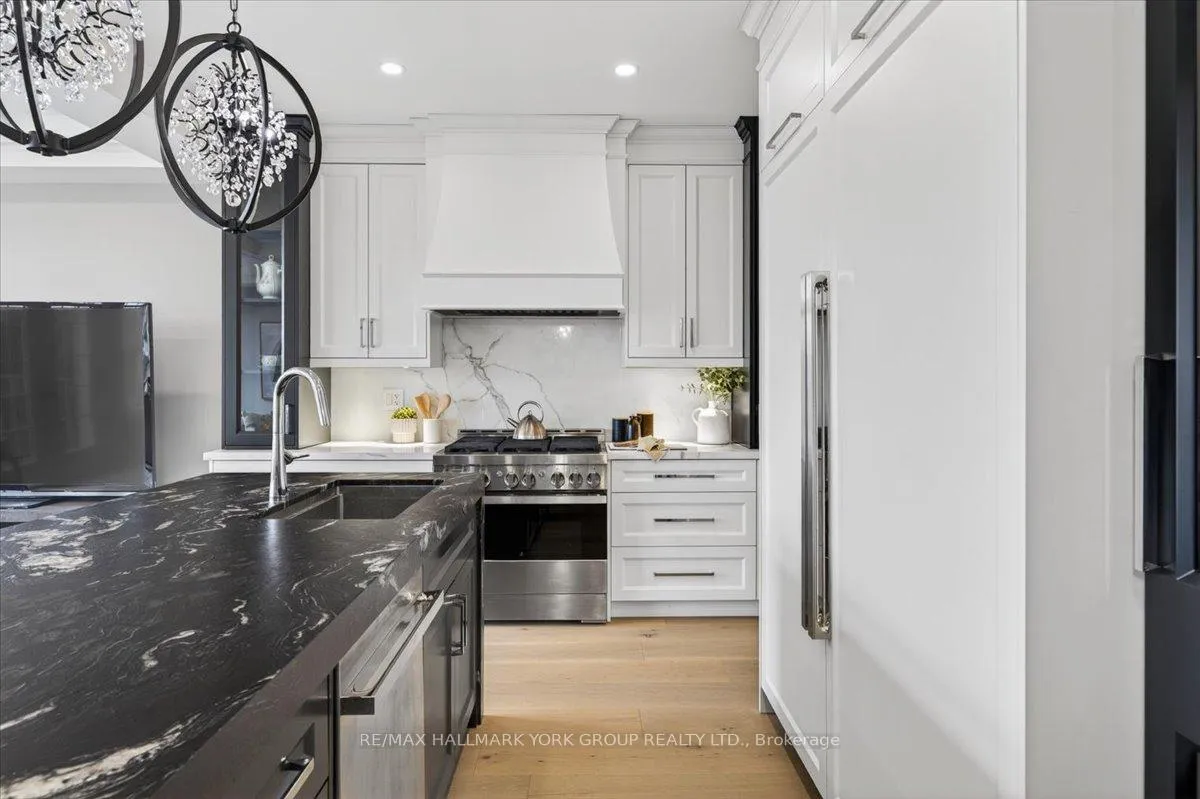 Photo 13 of 40 Alex Campbell Crescent W, King, King City — HOMEH