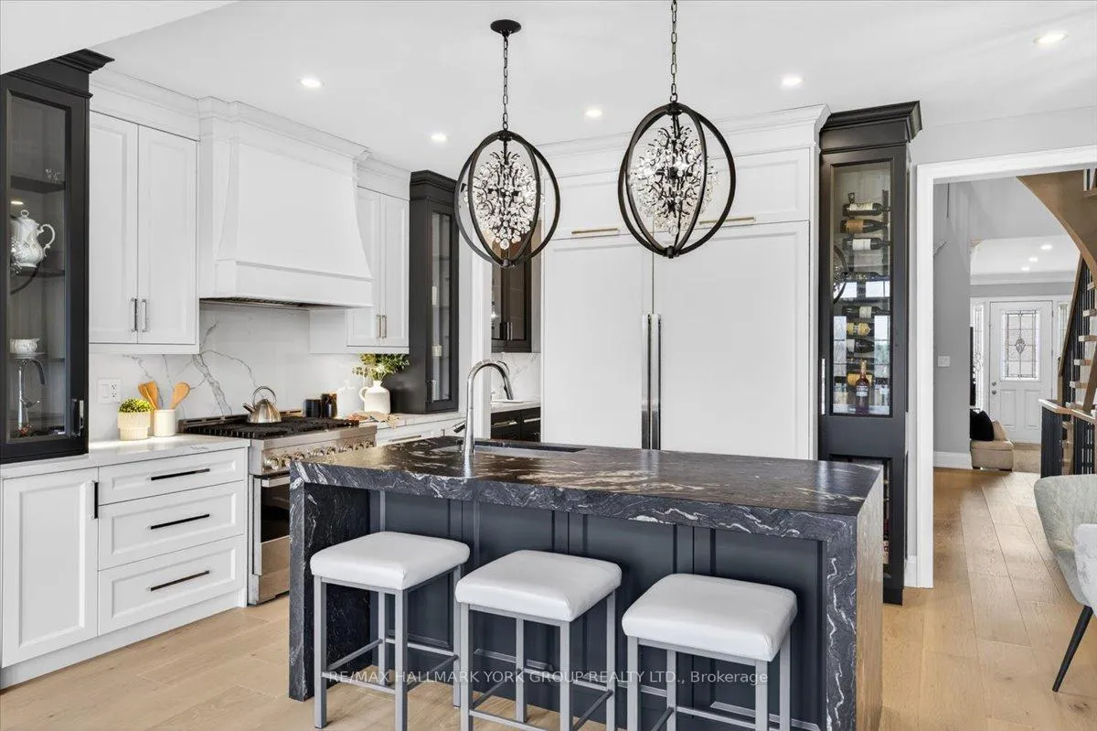 Photo 14 of 40 Alex Campbell Crescent W, King, King City — HOMEH