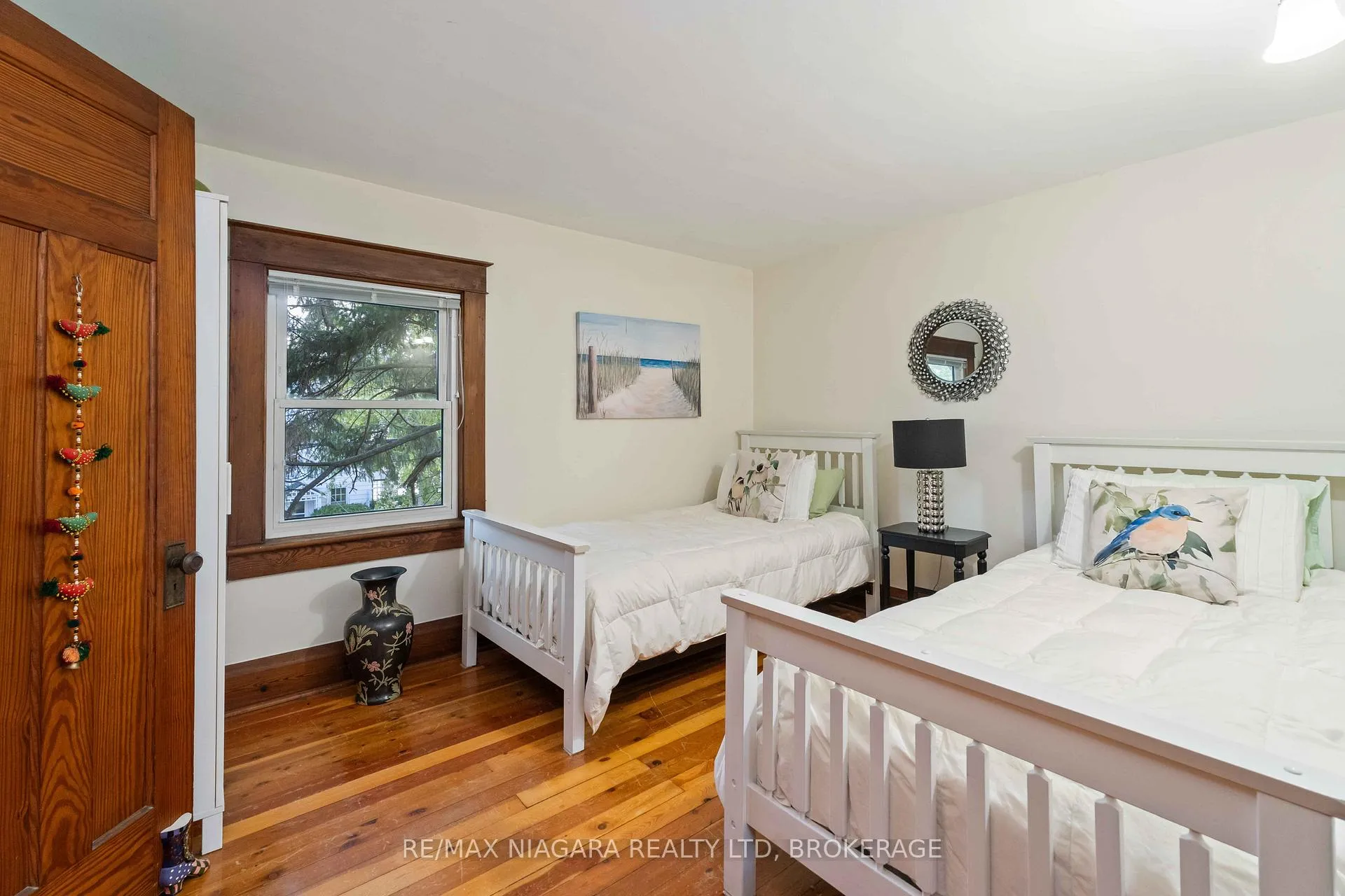 Photo 17 of 5761 Prince Edward Avenue, Niagara Falls, Hospital — HOMEH