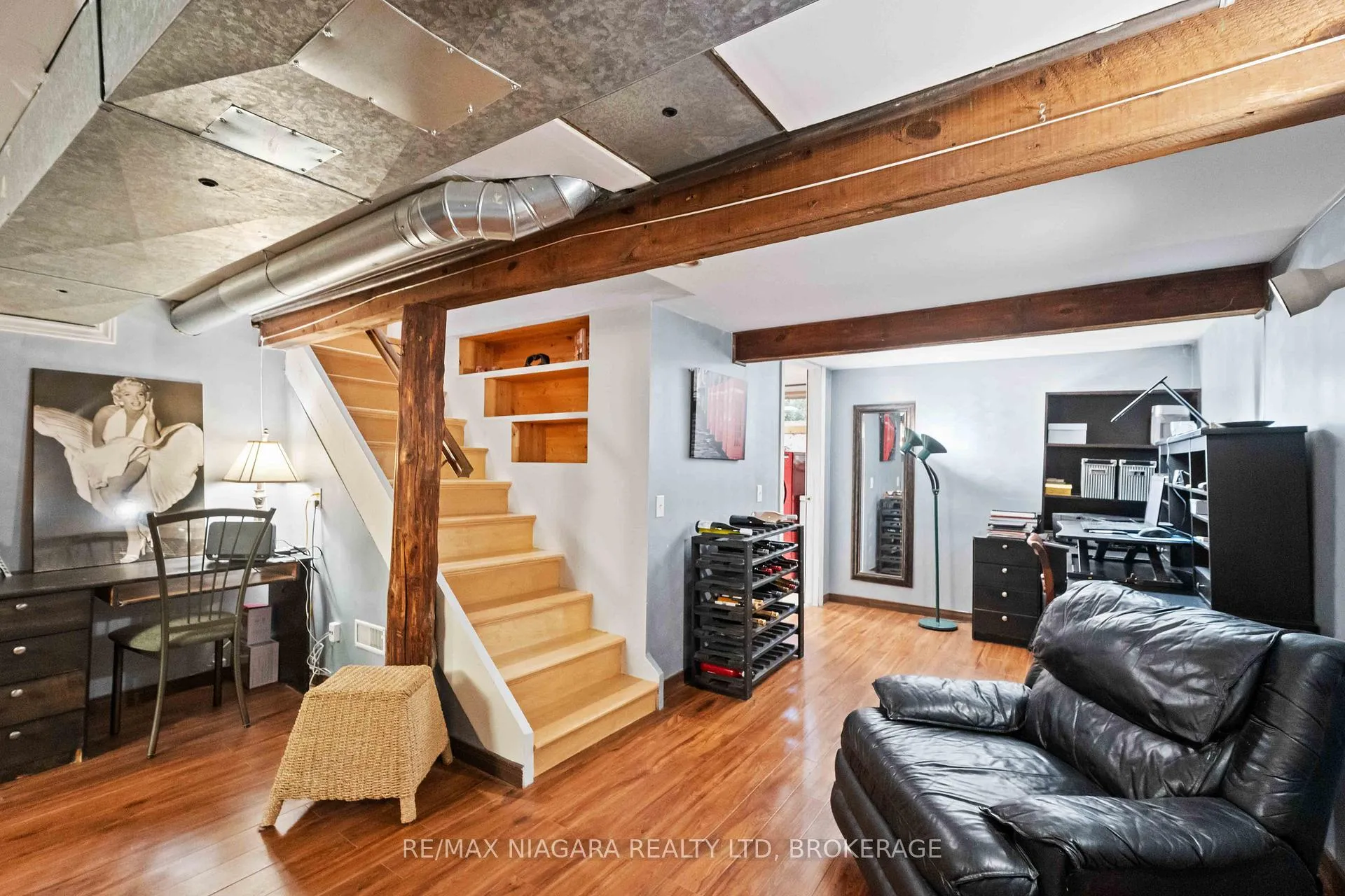 Photo 20 of 5761 Prince Edward Avenue, Niagara Falls, Hospital — HOMEH