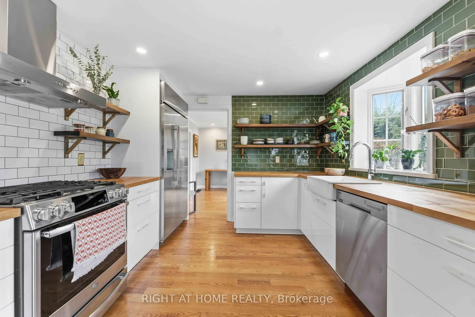 Photo 20 of 45 Banting Way, Ottawa, Kanata - Beaverbrook — HOMEH