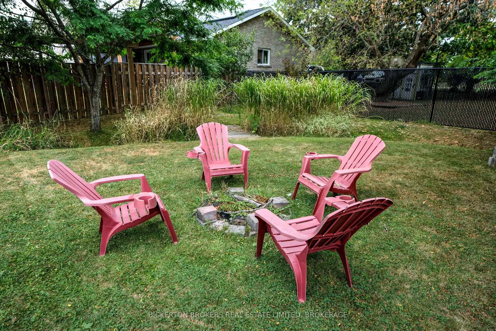 Photo 9 of 6 Yonge Street, Sundridge — HOMEH