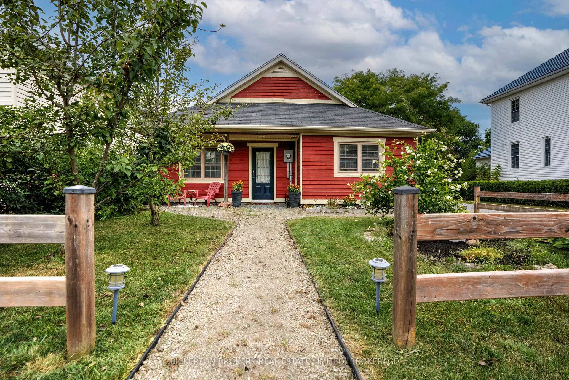 Photo 16 of 6 Yonge Street, Sundridge — HOMEH