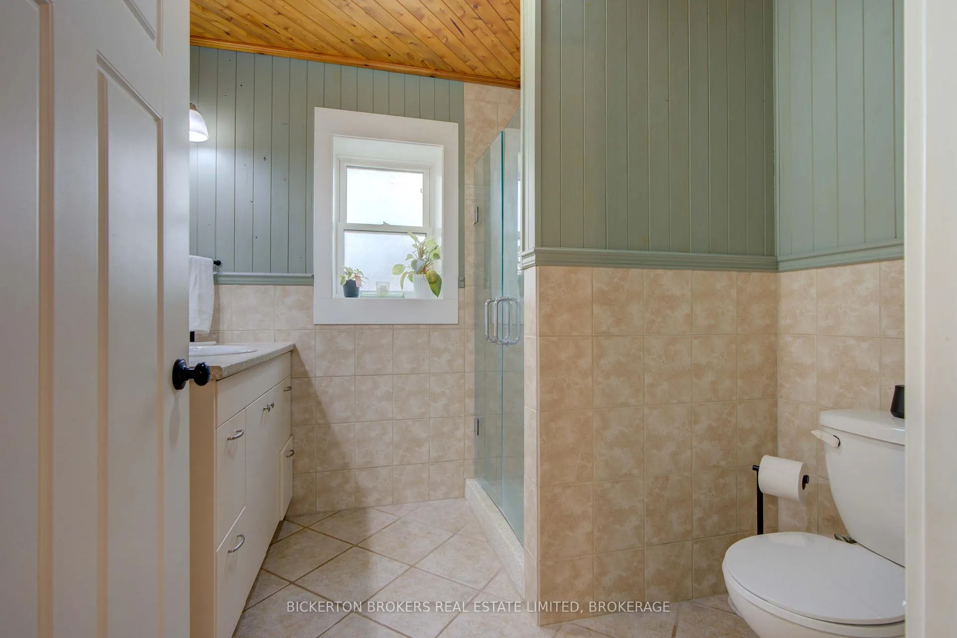 Photo 32 of 6 Yonge Street, Sundridge — HOMEH