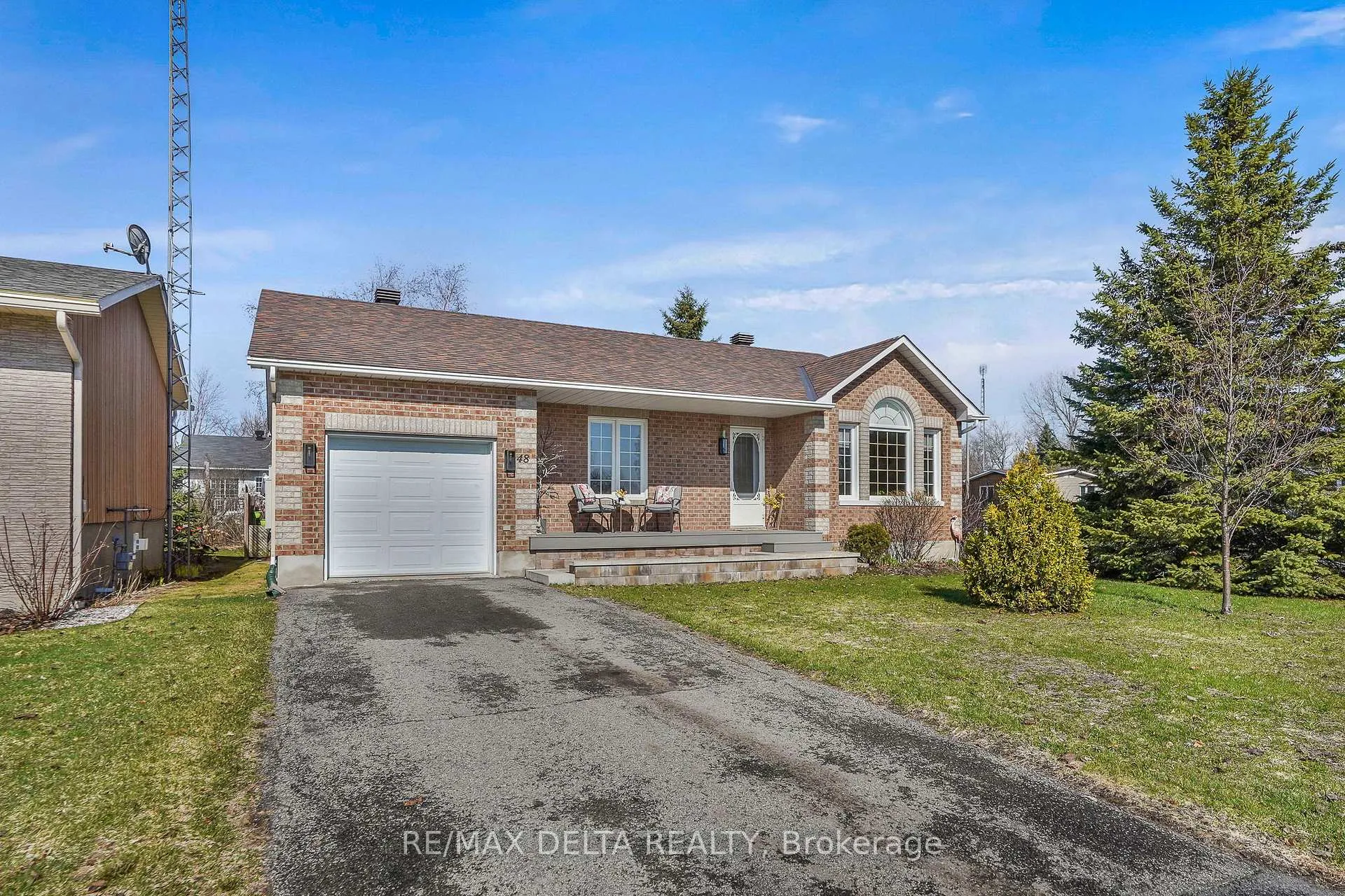 Photo 2 of 48 Stephens Street, Champlain, Vankleek Hill — HOMEH