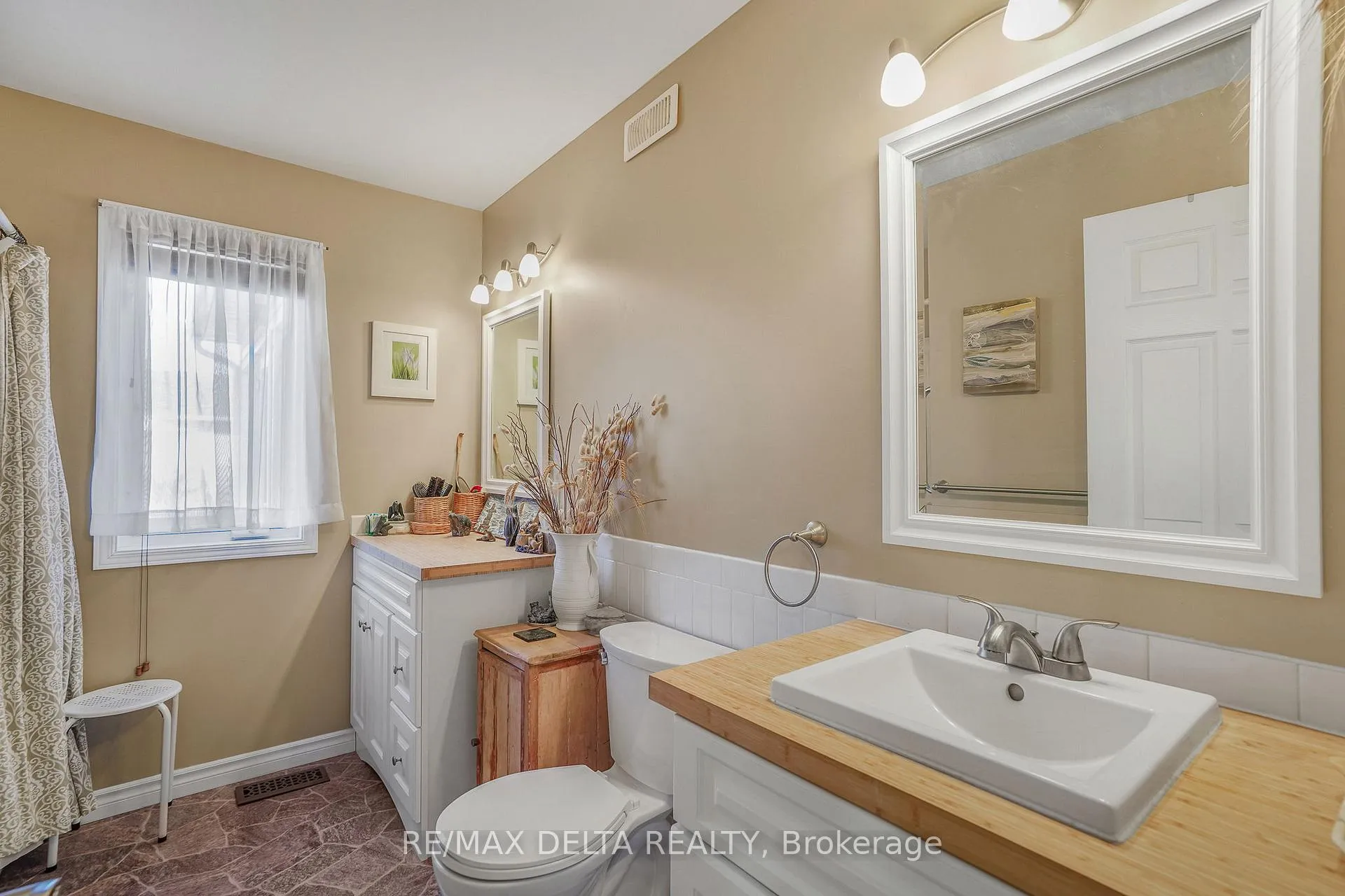 Photo 19 of 48 Stephens Street, Champlain, Vankleek Hill — HOMEH