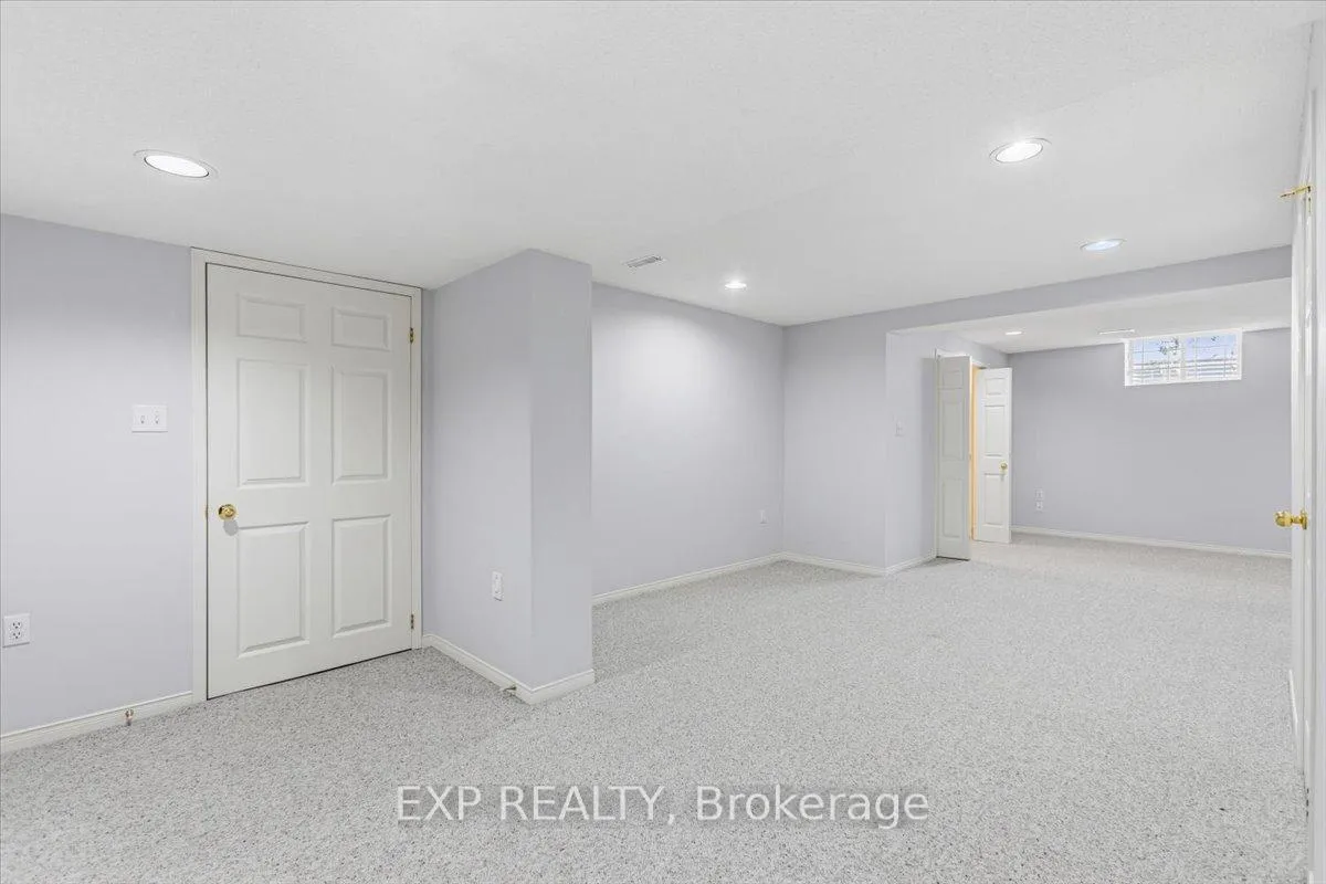 Photo 26 of Unit 14, 1111 Wilson Road N, Oshawa, Pinecrest — HOMEH