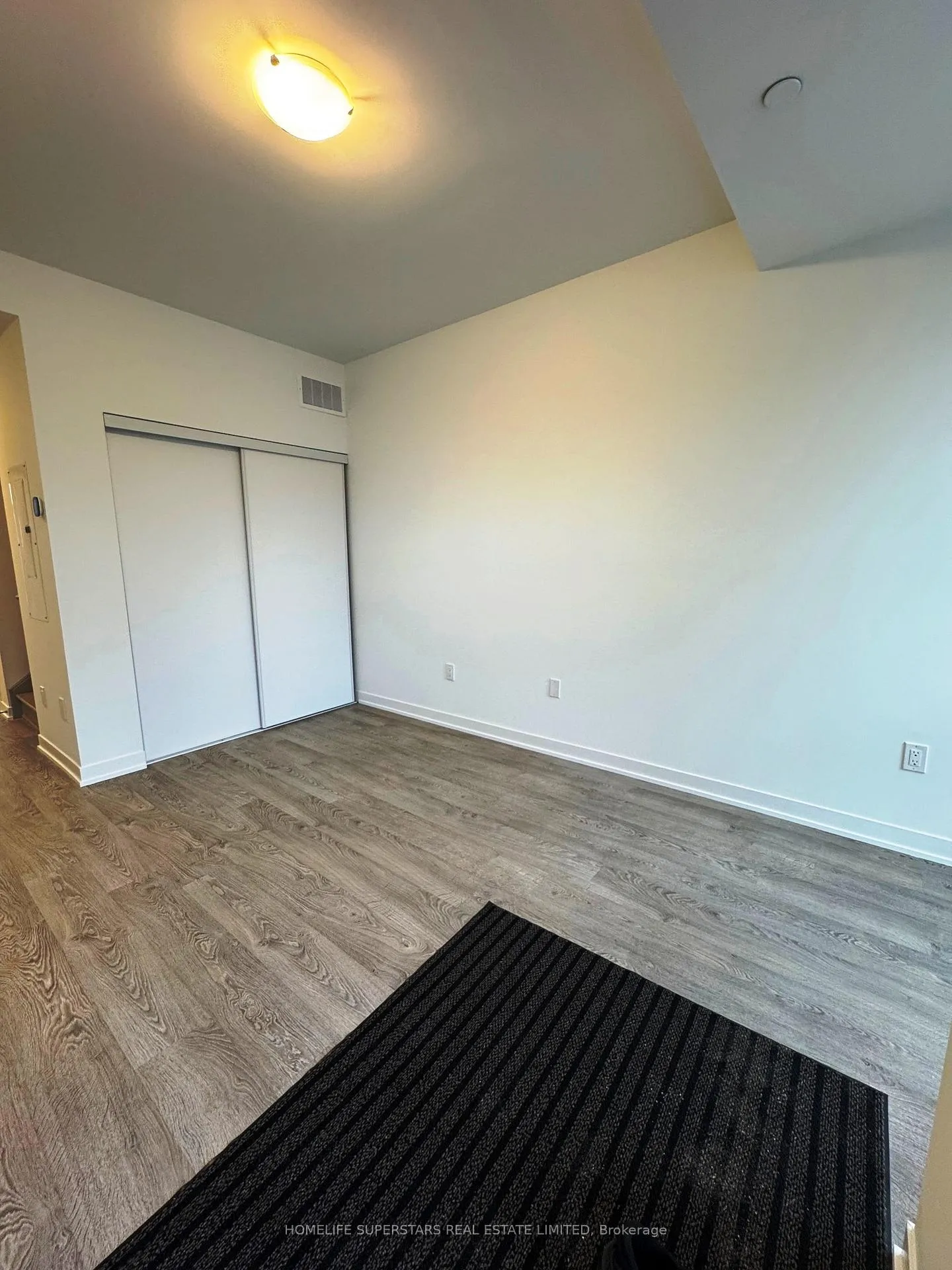 Photo 5 of 44 Turtle Island Road, Toronto, Englemount-Lawrence — HOMEH