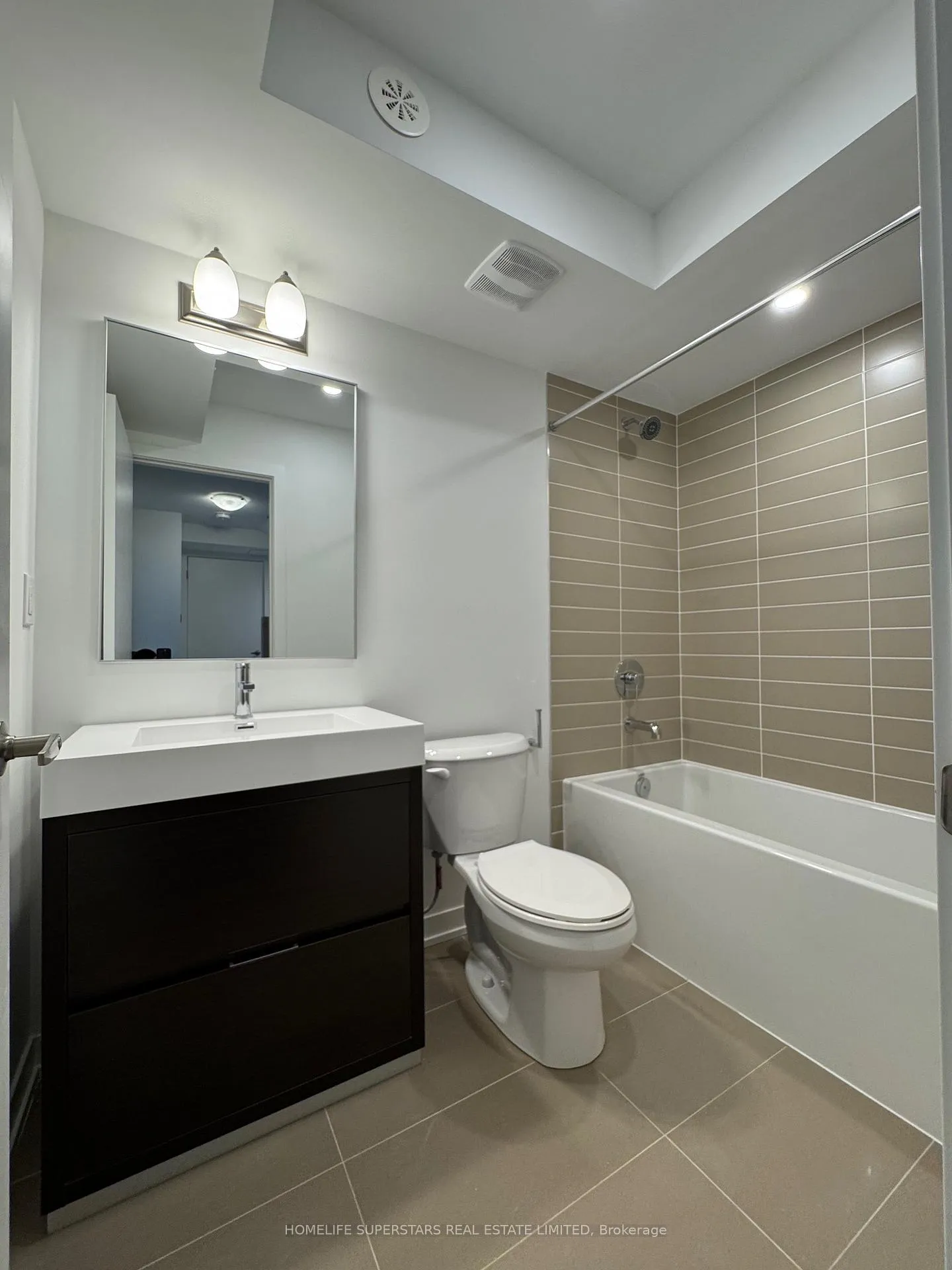 Photo 18 of 44 Turtle Island Road, Toronto, Englemount-Lawrence — HOMEH