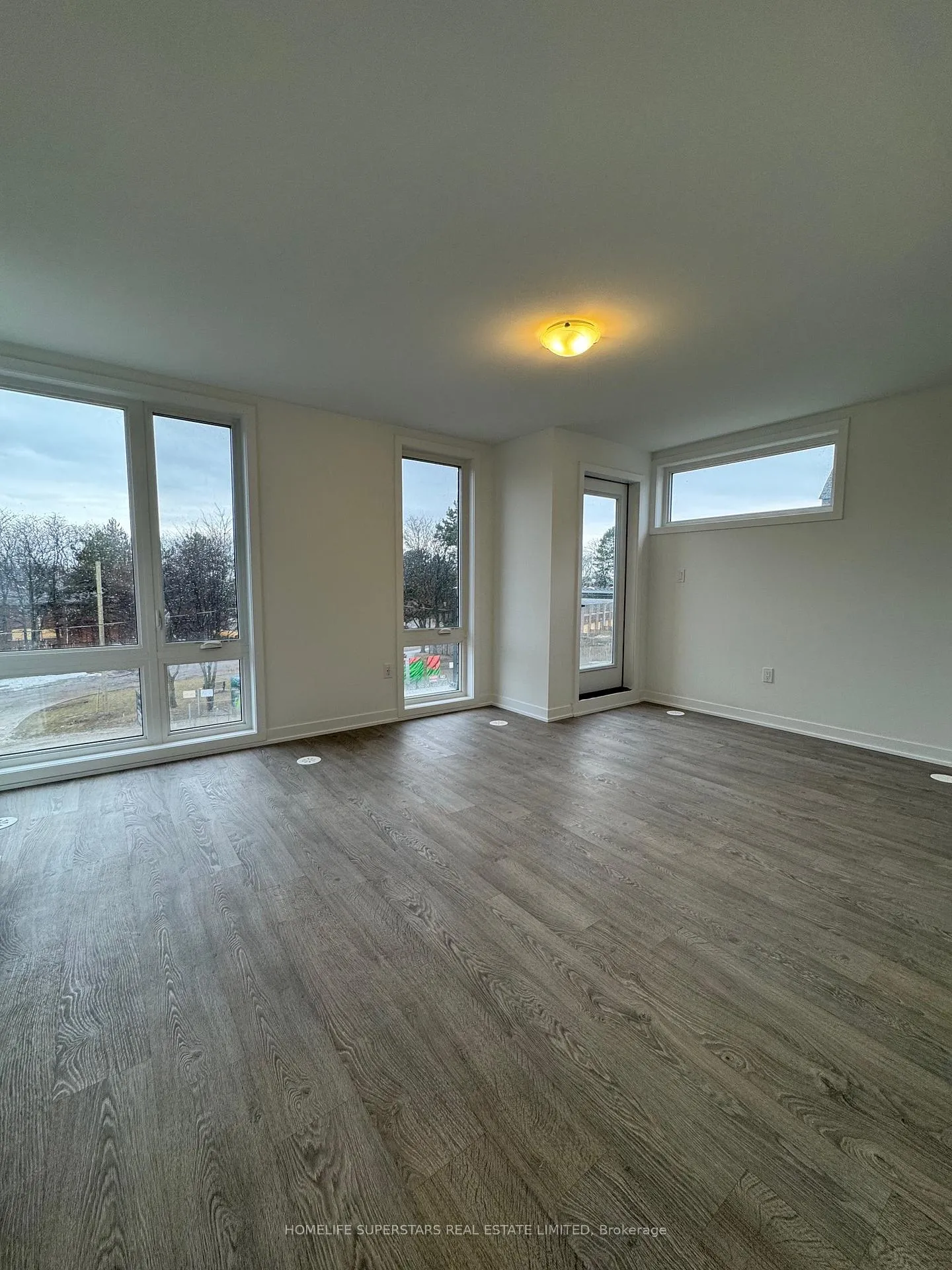 Photo 20 of 44 Turtle Island Road, Toronto, Englemount-Lawrence — HOMEH