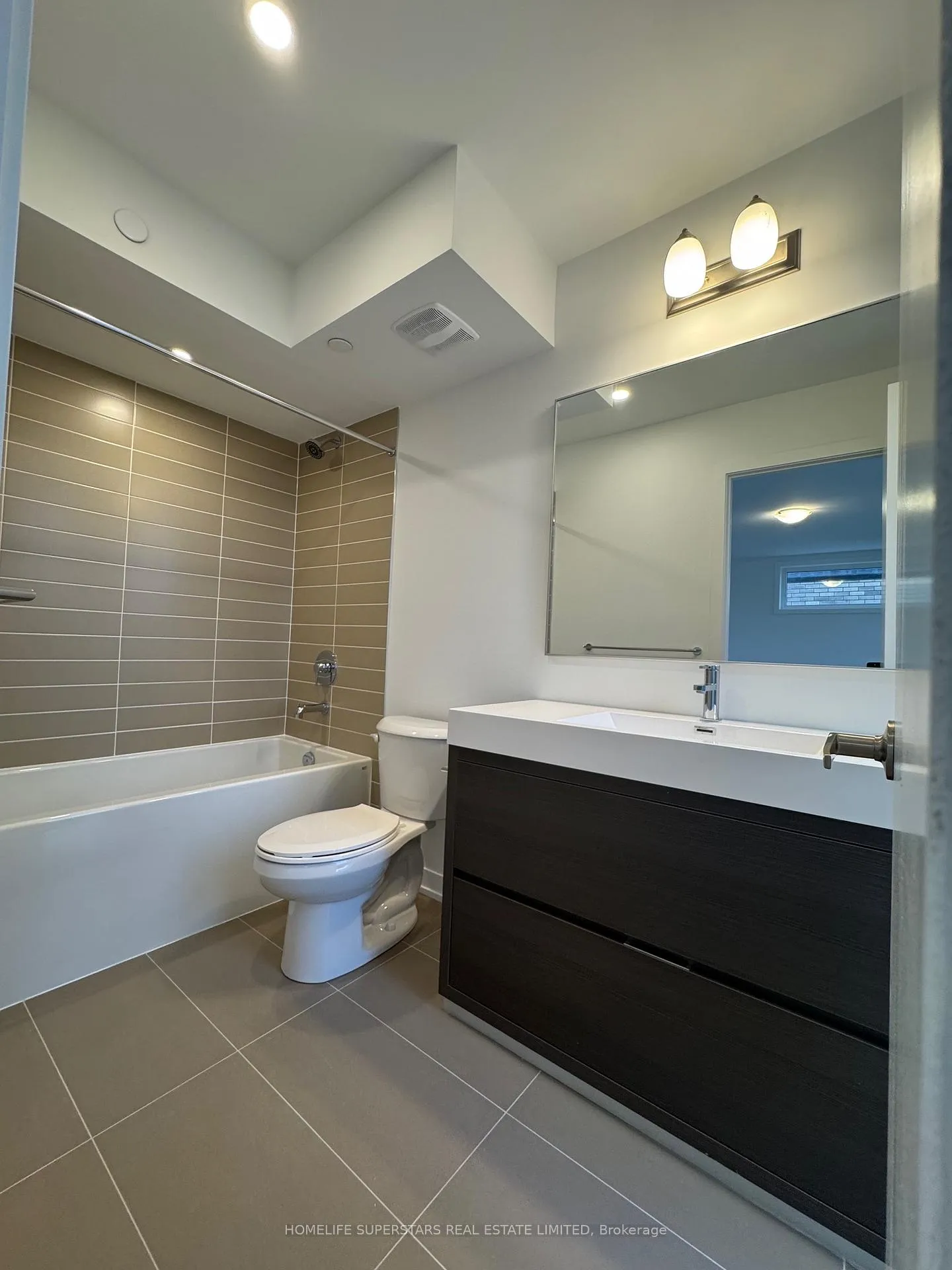 Photo 21 of 44 Turtle Island Road, Toronto, Englemount-Lawrence — HOMEH