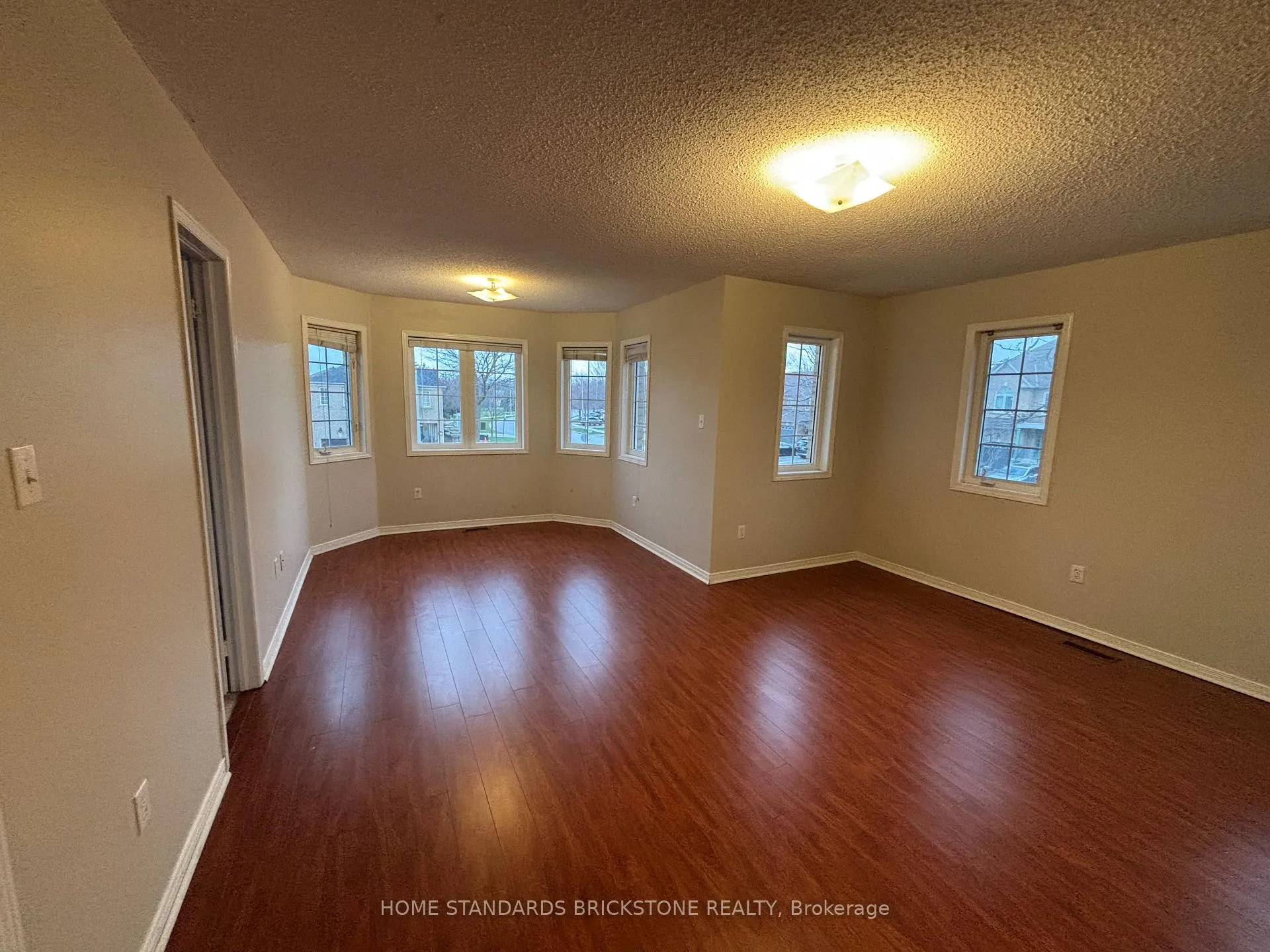 Photo 8 of 1 Sugarforest Drive, Vaughan, Patterson — HOMEH
