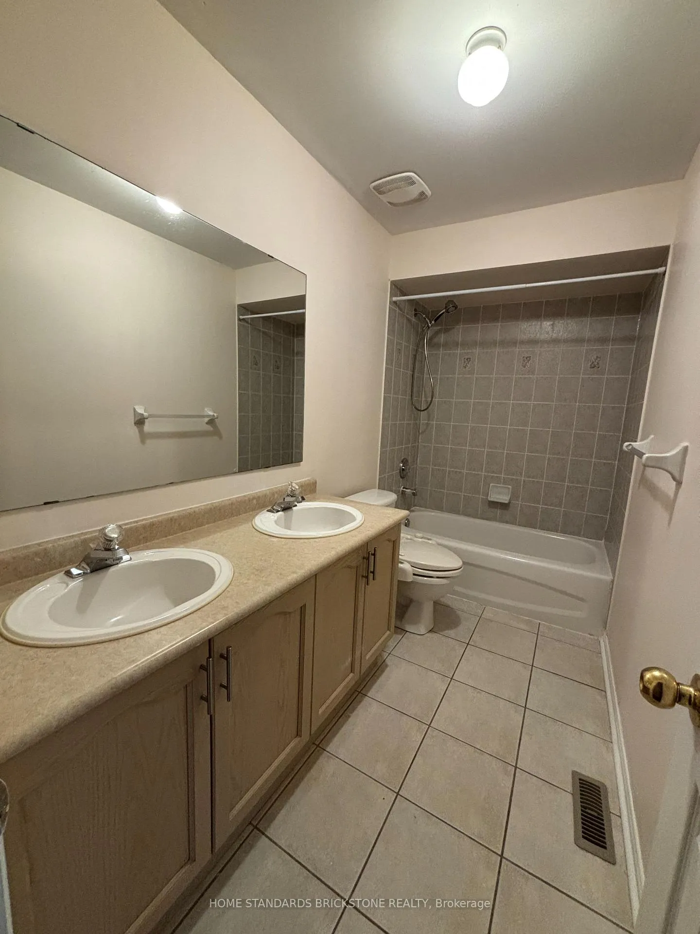 Photo 11 of 1 Sugarforest Drive, Vaughan, Patterson — HOMEH