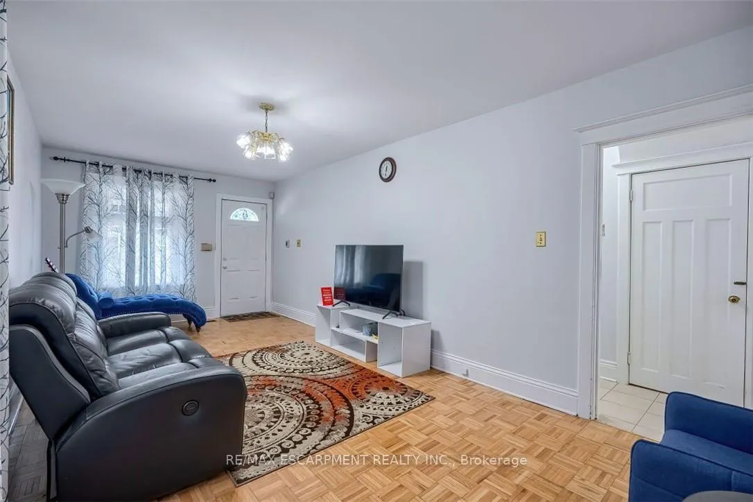 Photo 5 of 30 Webber Avenue, Hamilton, Stinson — HOMEH