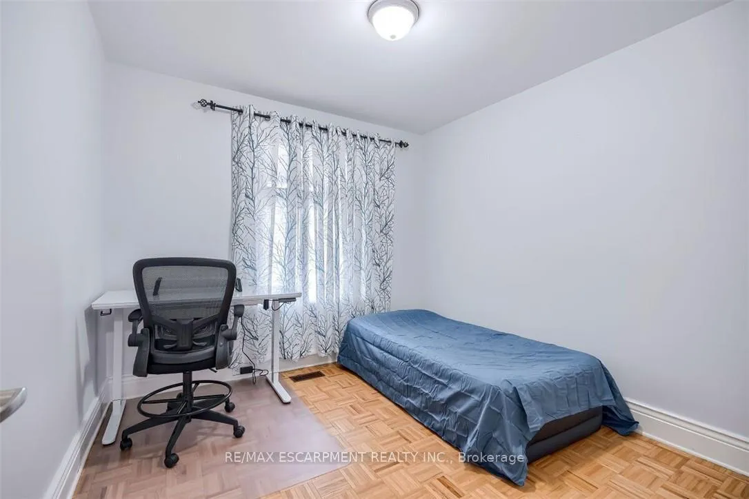 Photo 8 of 30 Webber Avenue, Hamilton, Stinson — HOMEH