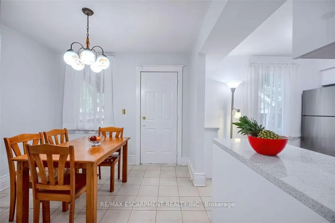 Photo 9 of 30 Webber Avenue, Hamilton, Stinson — HOMEH