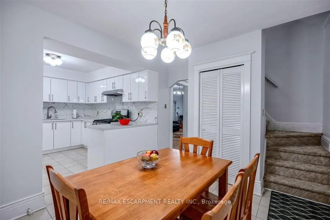 Photo 14 of 30 Webber Avenue, Hamilton, Stinson — HOMEH