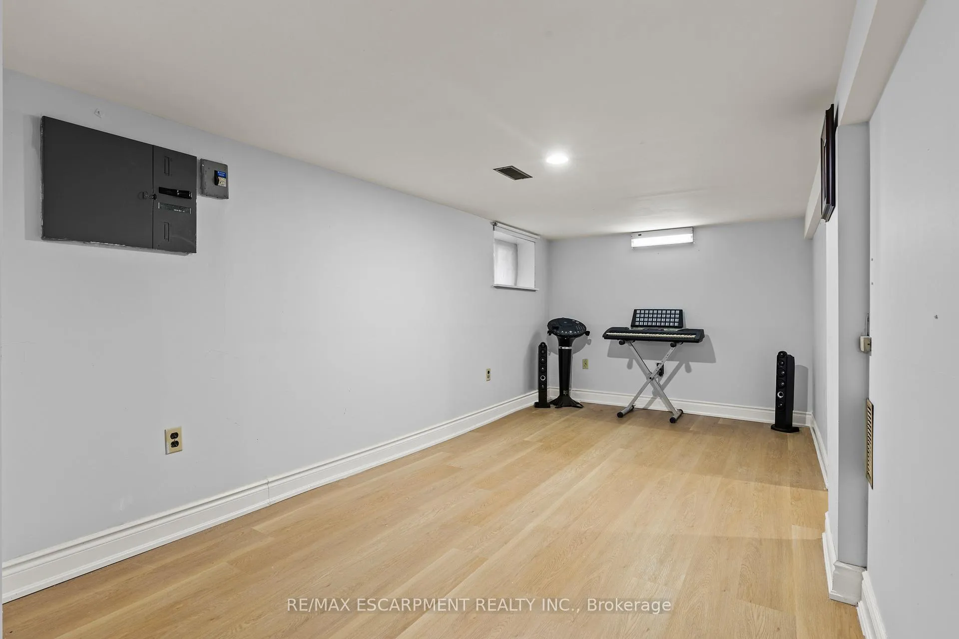 Photo 20 of 30 Webber Avenue, Hamilton, Stinson — HOMEH