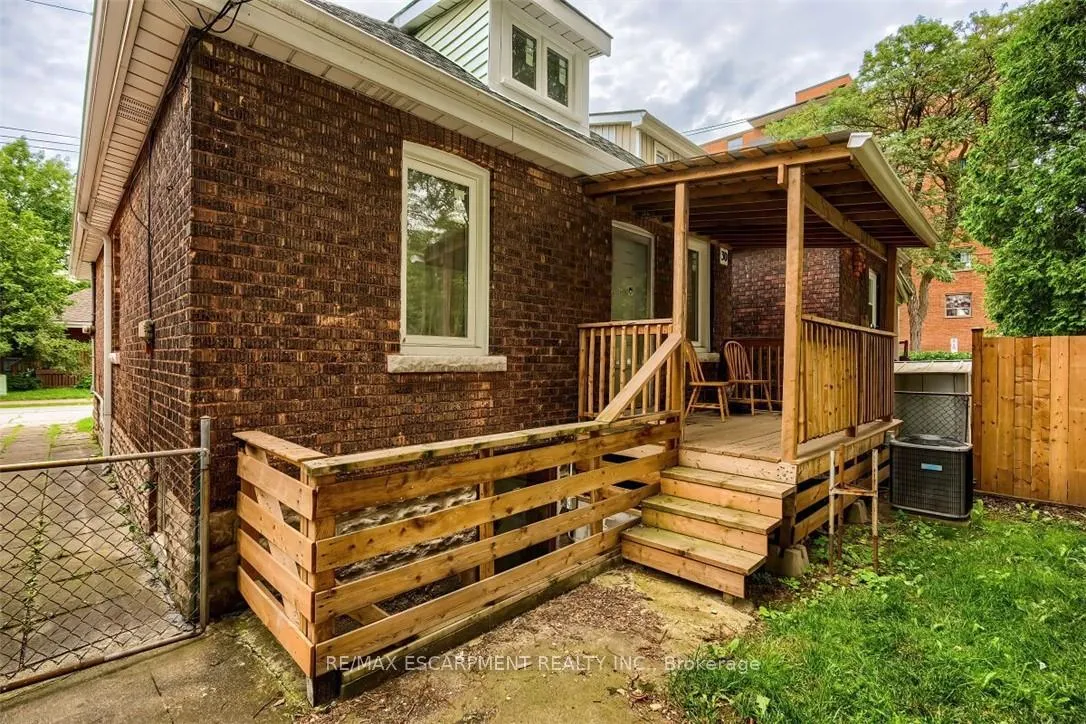 Photo 28 of 30 Webber Avenue, Hamilton, Stinson — HOMEH