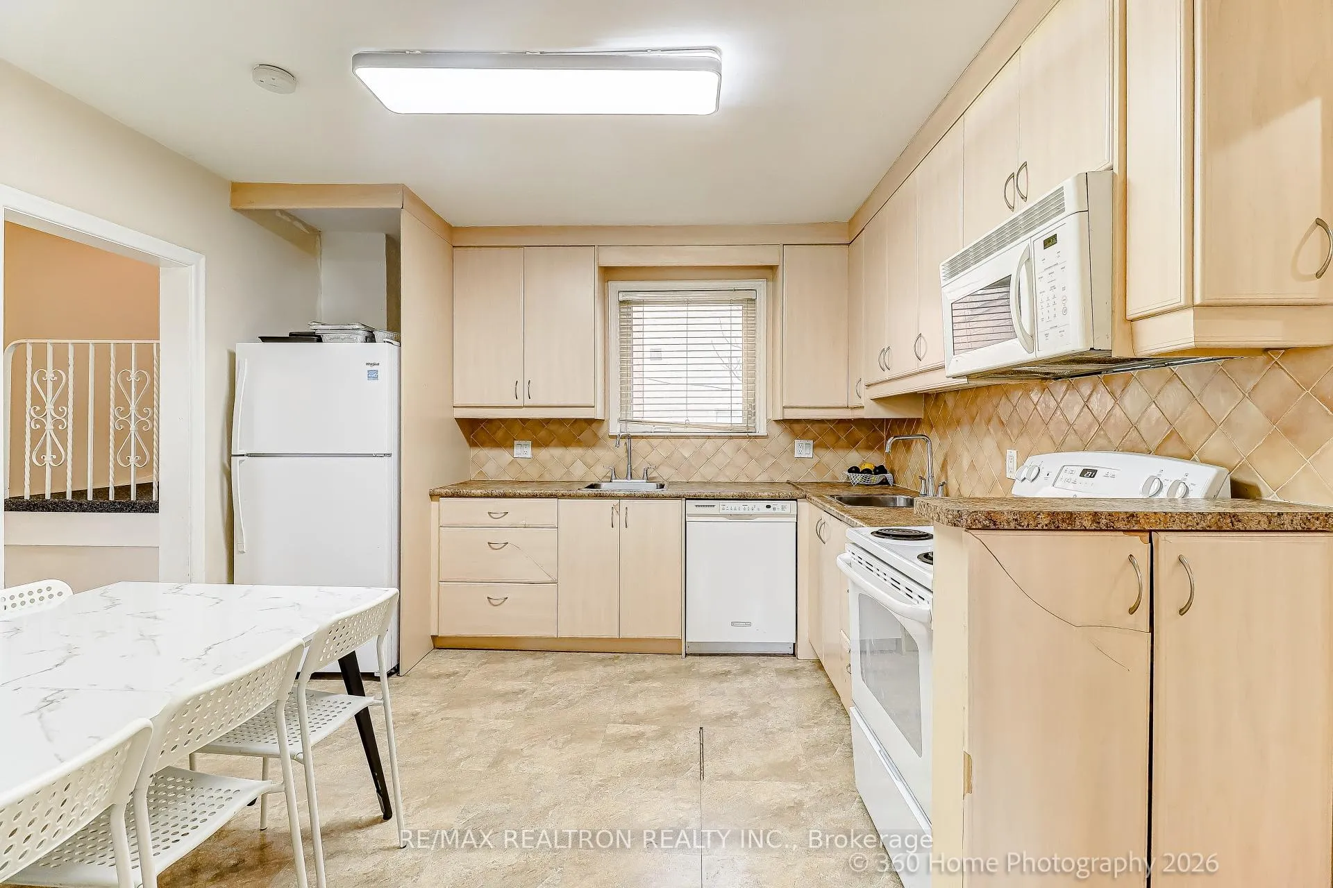 Photo 7 of 45 Frontenac Drive, Toronto, Bedford Park-Nortown — HOMEH
