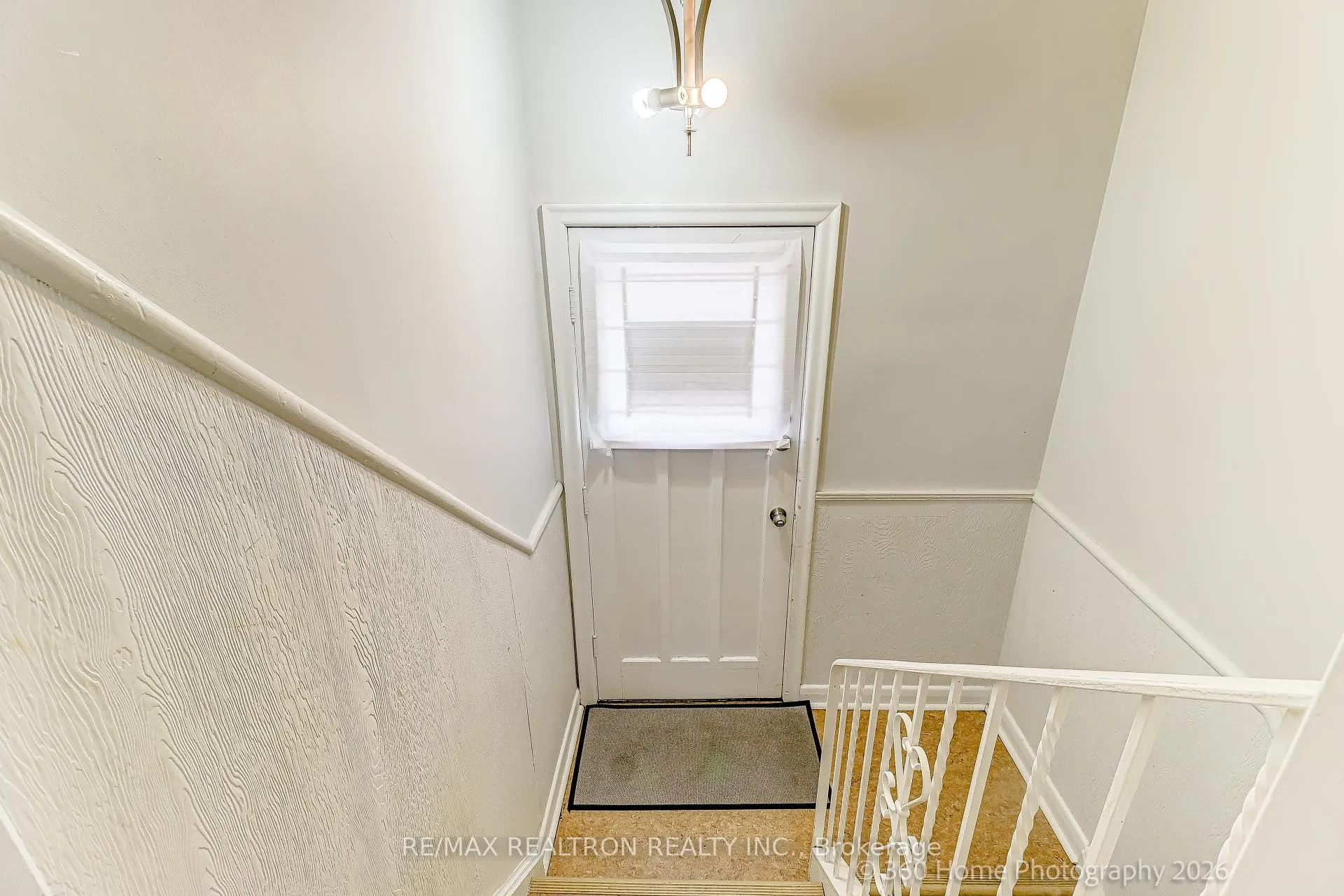 Photo 16 of 45 Frontenac Drive, Toronto, Bedford Park-Nortown — HOMEH