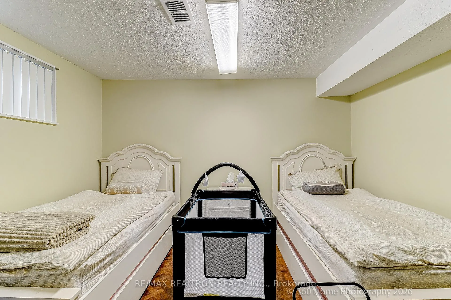 Photo 21 of 45 Frontenac Drive, Toronto, Bedford Park-Nortown — HOMEH
