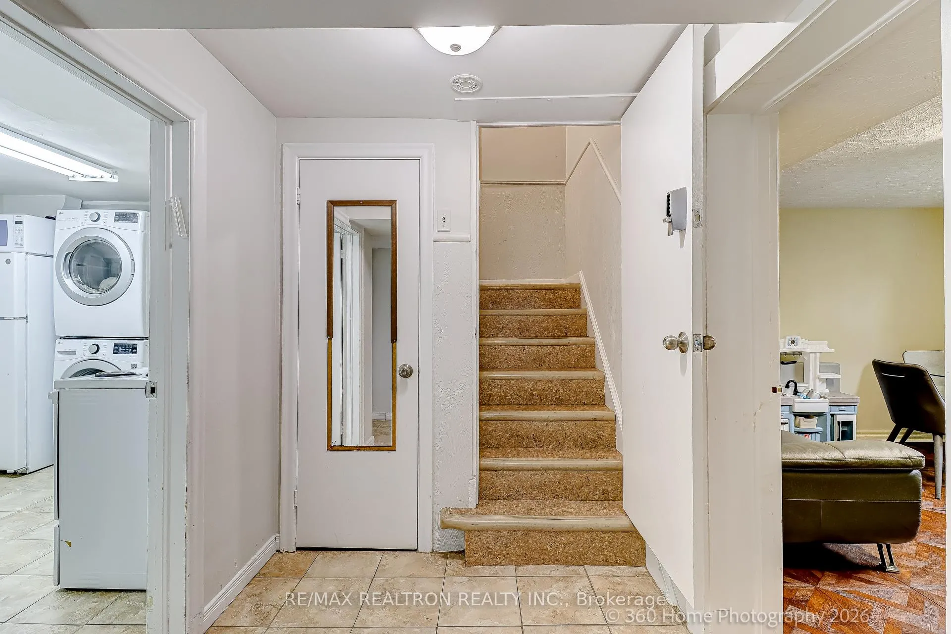 Photo 22 of 45 Frontenac Drive, Toronto, Bedford Park-Nortown — HOMEH