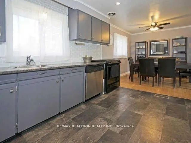 Photo 7 of Unit Upper, 325 Cochrane Street, Whitby, Downtown Whitby — HOMEH