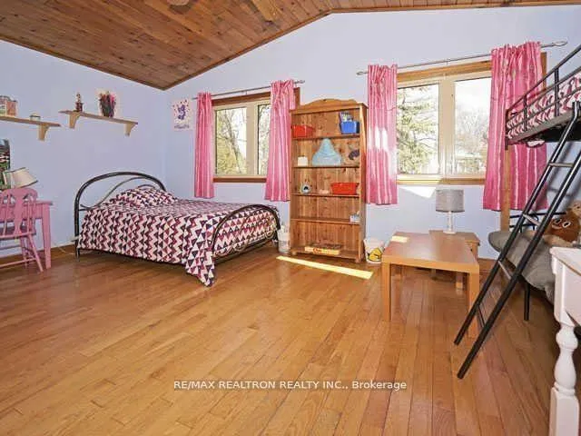 Photo 10 of Unit Upper, 325 Cochrane Street, Whitby, Downtown Whitby — HOMEH