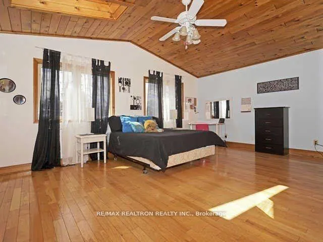 Photo 11 of Unit Upper, 325 Cochrane Street, Whitby, Downtown Whitby — HOMEH
