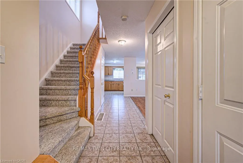 Photo 3 of 93 Edgemere Drive, Cambridge — HOMEH