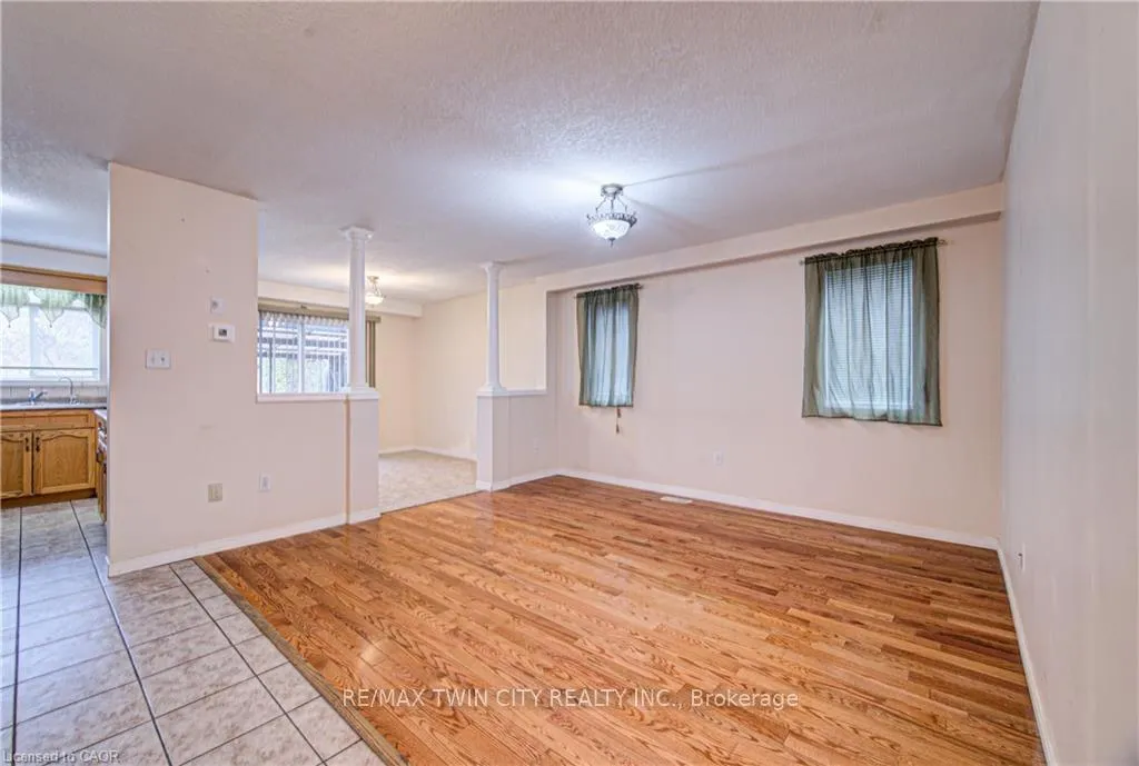 Photo 4 of 93 Edgemere Drive, Cambridge — HOMEH