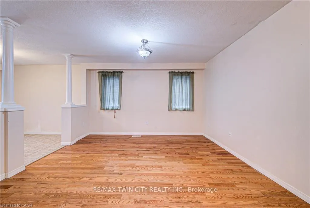 Photo 5 of 93 Edgemere Drive, Cambridge — HOMEH