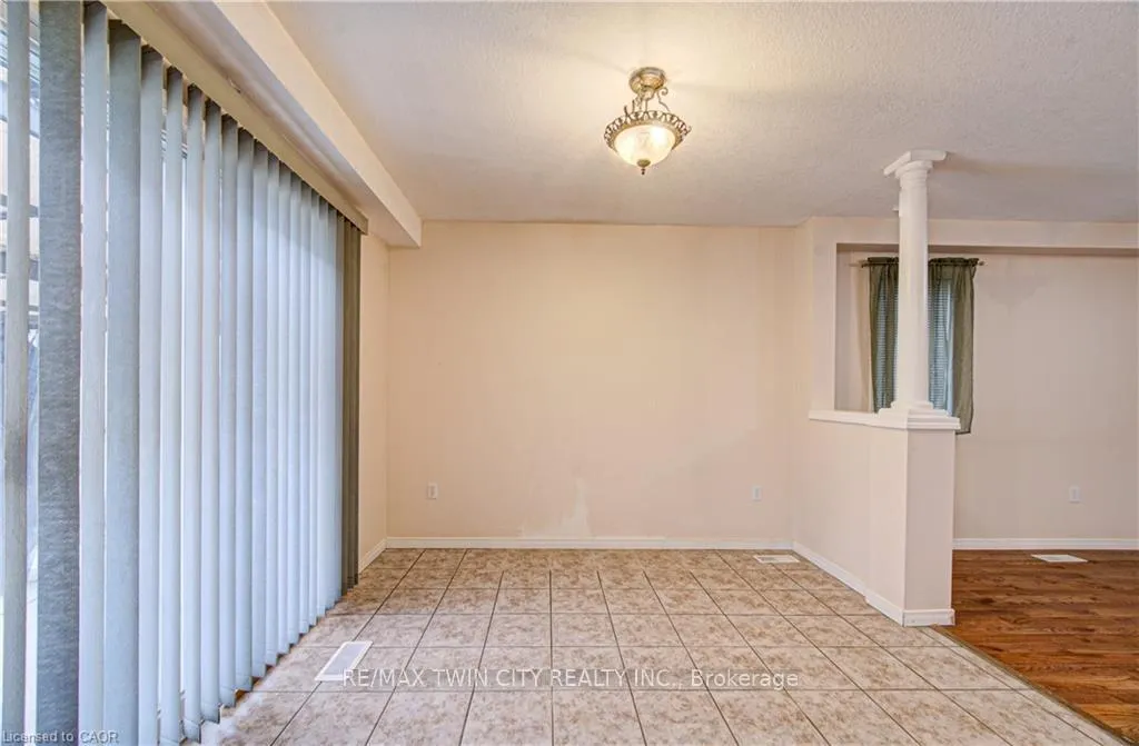 Photo 10 of 93 Edgemere Drive, Cambridge — HOMEH