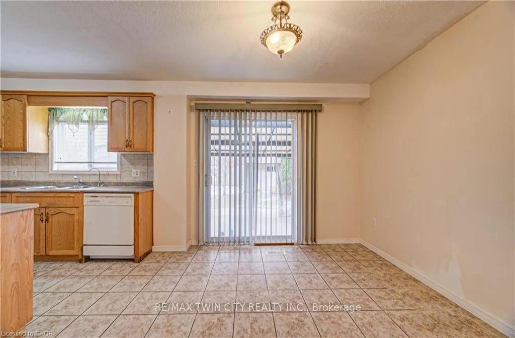 Photo 11 of 93 Edgemere Drive, Cambridge — HOMEH