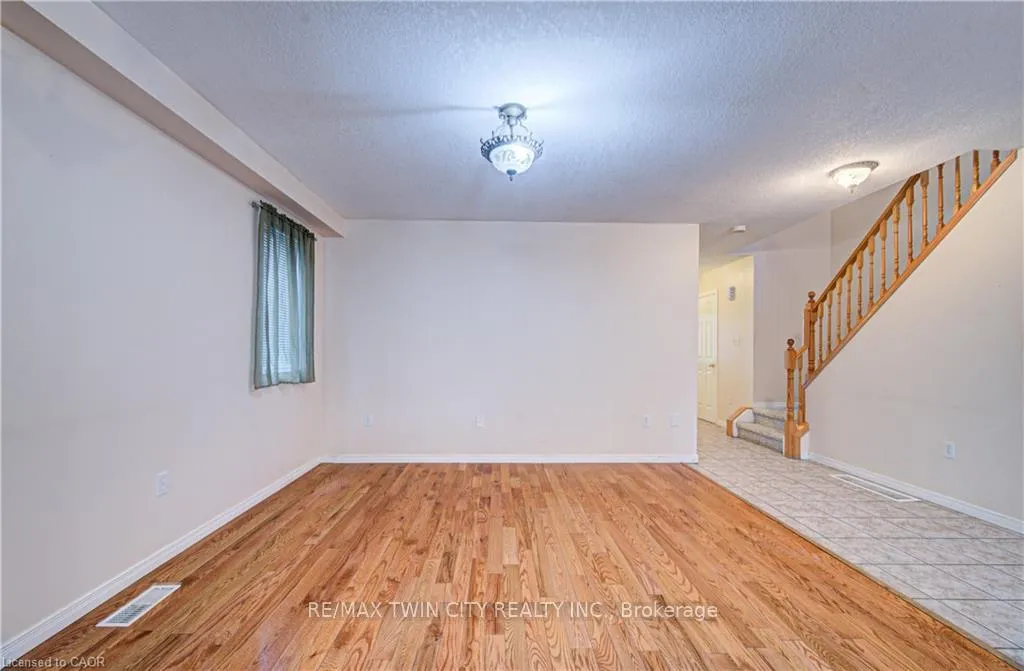 Photo 12 of 93 Edgemere Drive, Cambridge — HOMEH