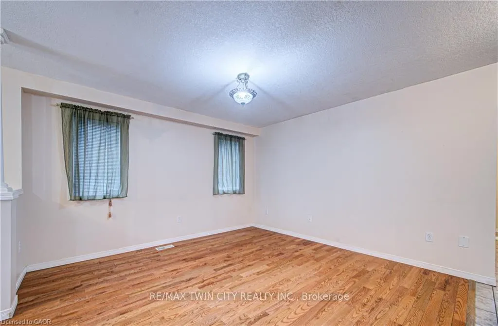 Photo 13 of 93 Edgemere Drive, Cambridge — HOMEH