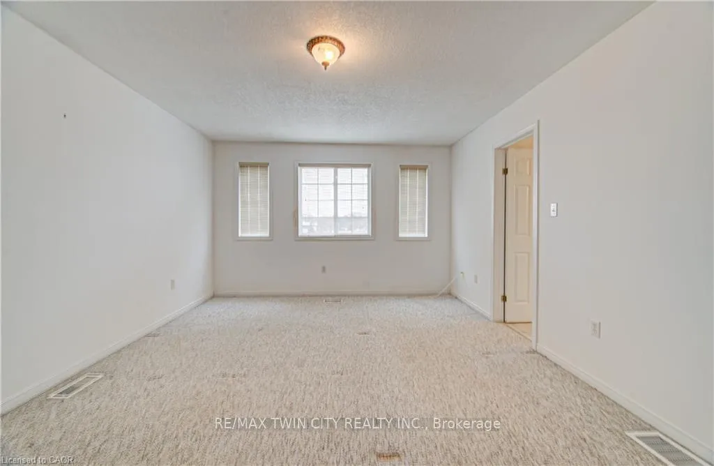 Photo 17 of 93 Edgemere Drive, Cambridge — HOMEH