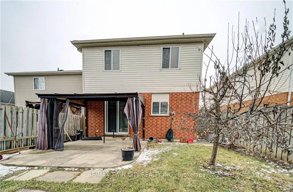 Photo 25 of 93 Edgemere Drive, Cambridge — HOMEH