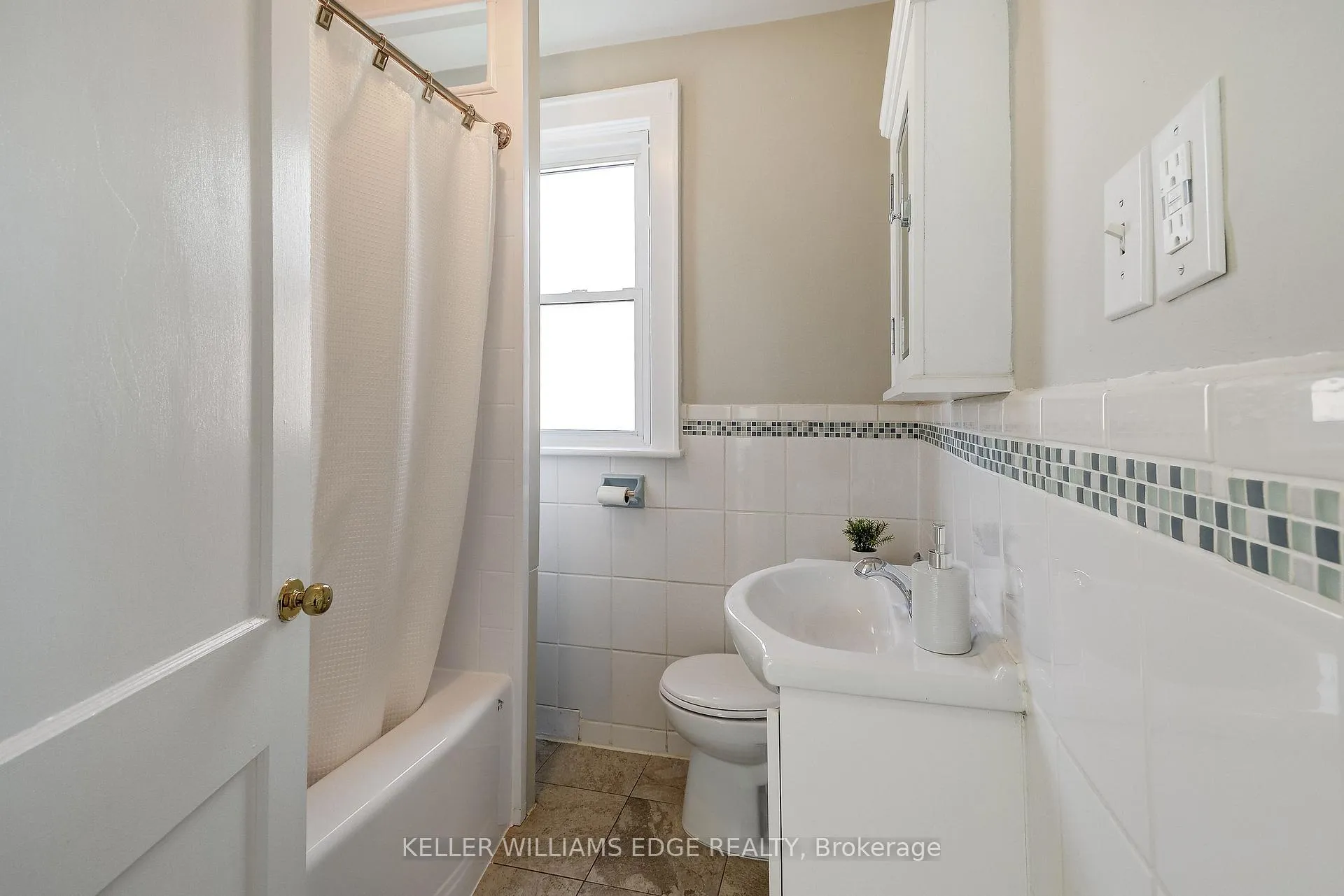 Photo 14 of 53 East 19th Street, Hamilton, Inch Park — HOMEH