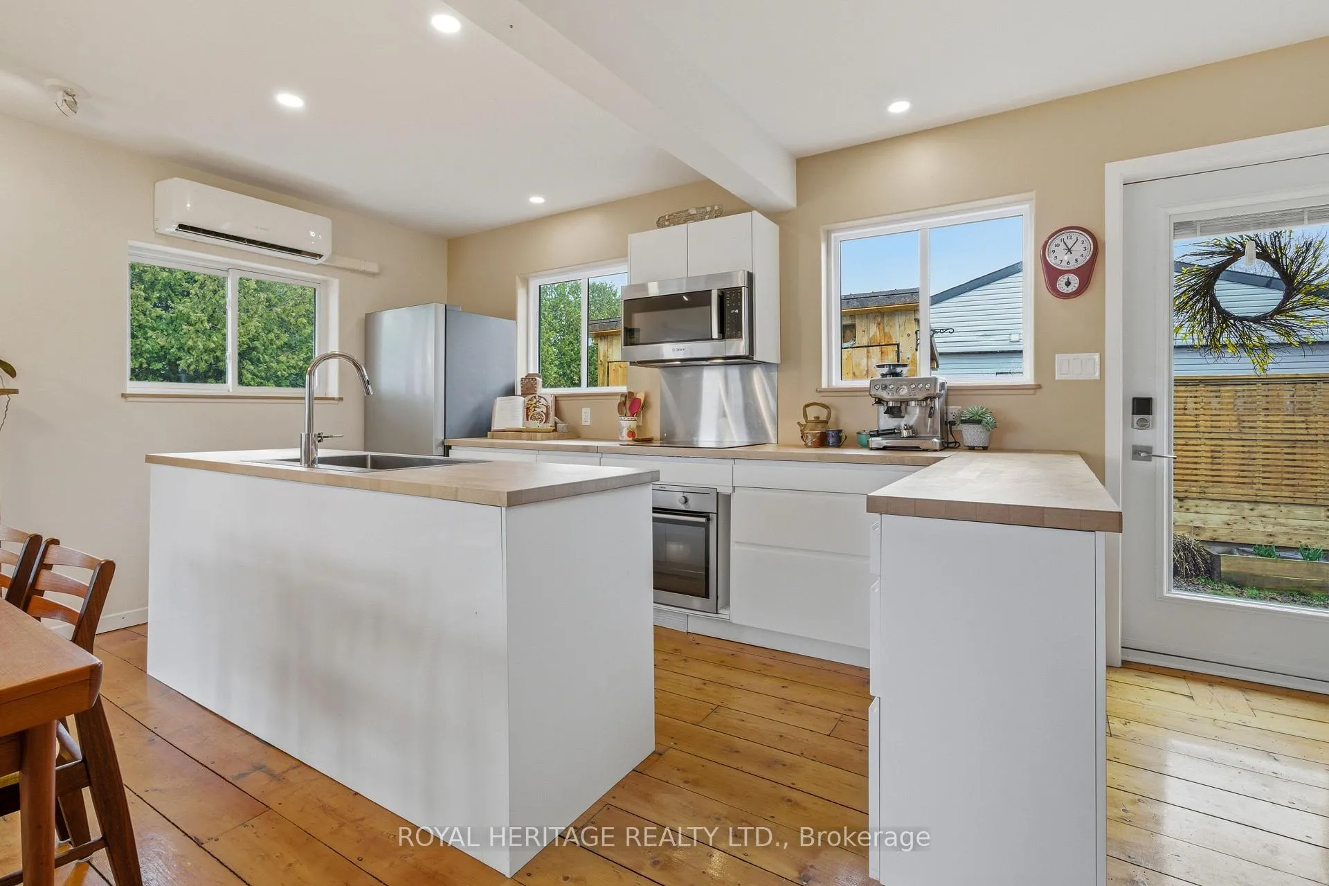 Photo 10 of 2 Langdon Avenue, Brighton, Rural Brighton — HOMEH