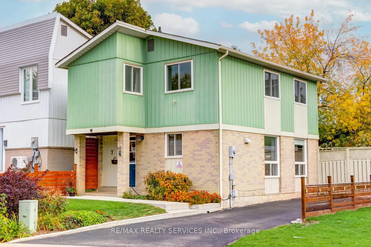 Photo 1 of 7 Hamlet Court, Brampton, Central Park — HOMEH