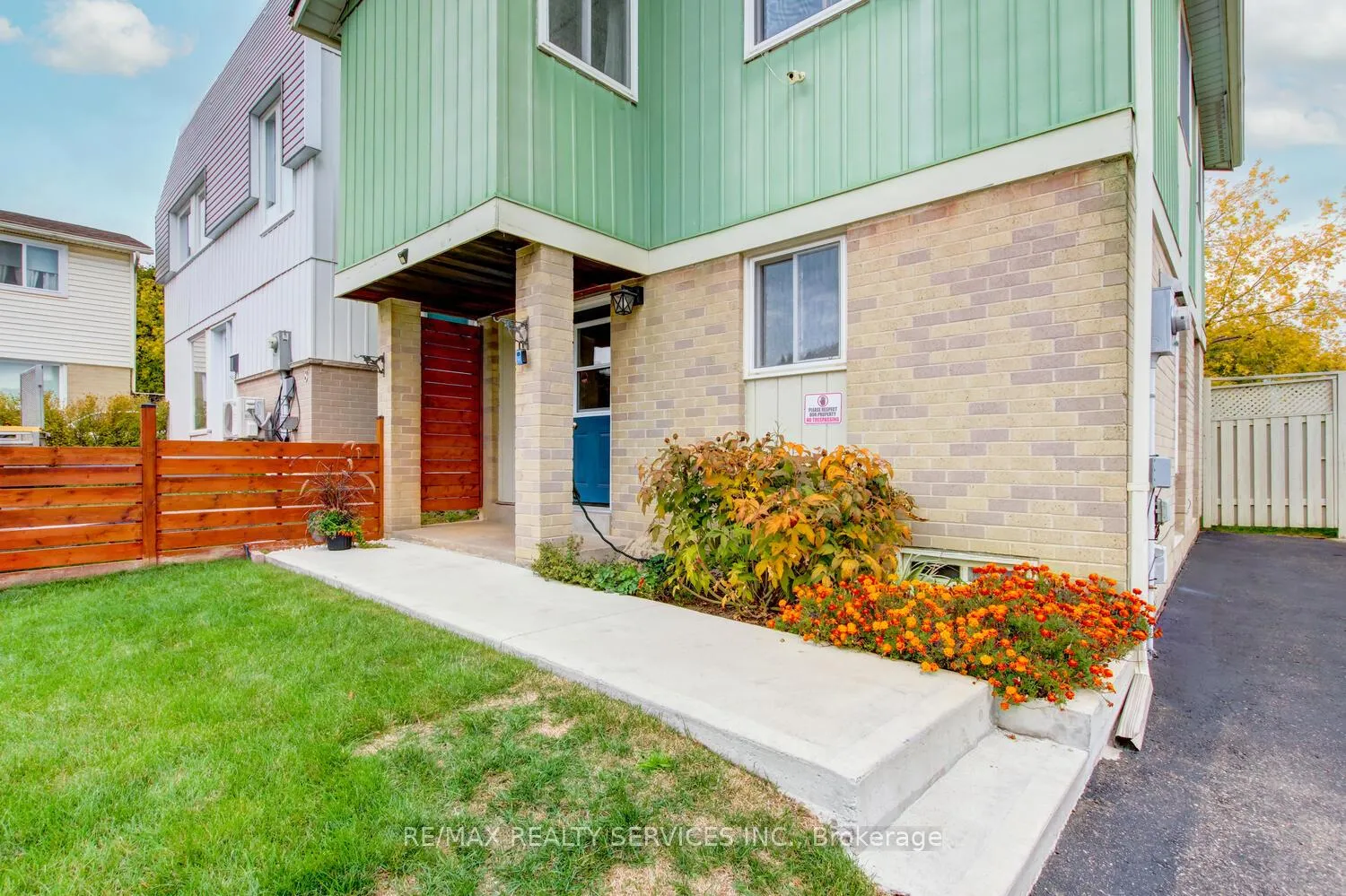 Photo 2 of 7 Hamlet Court, Brampton, Central Park — HOMEH