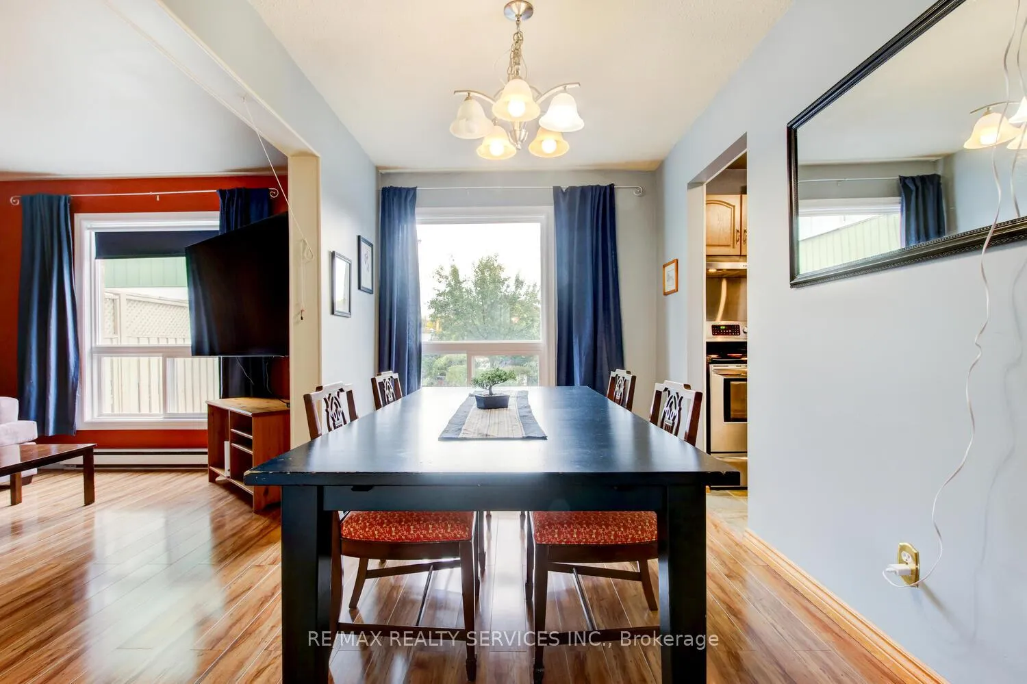 Photo 11 of 7 Hamlet Court, Brampton, Central Park — HOMEH