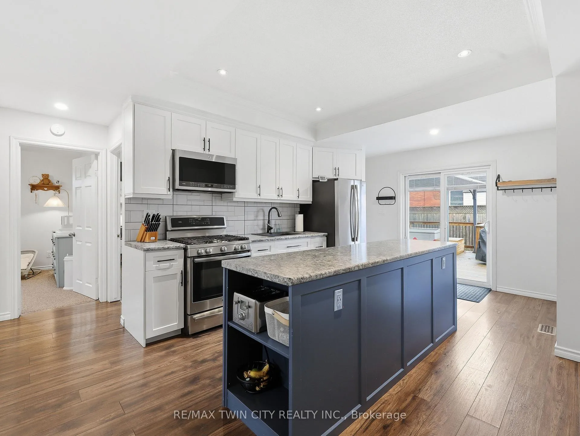 Photo 2 of 167 Elgin Street, Brantford — HOMEH