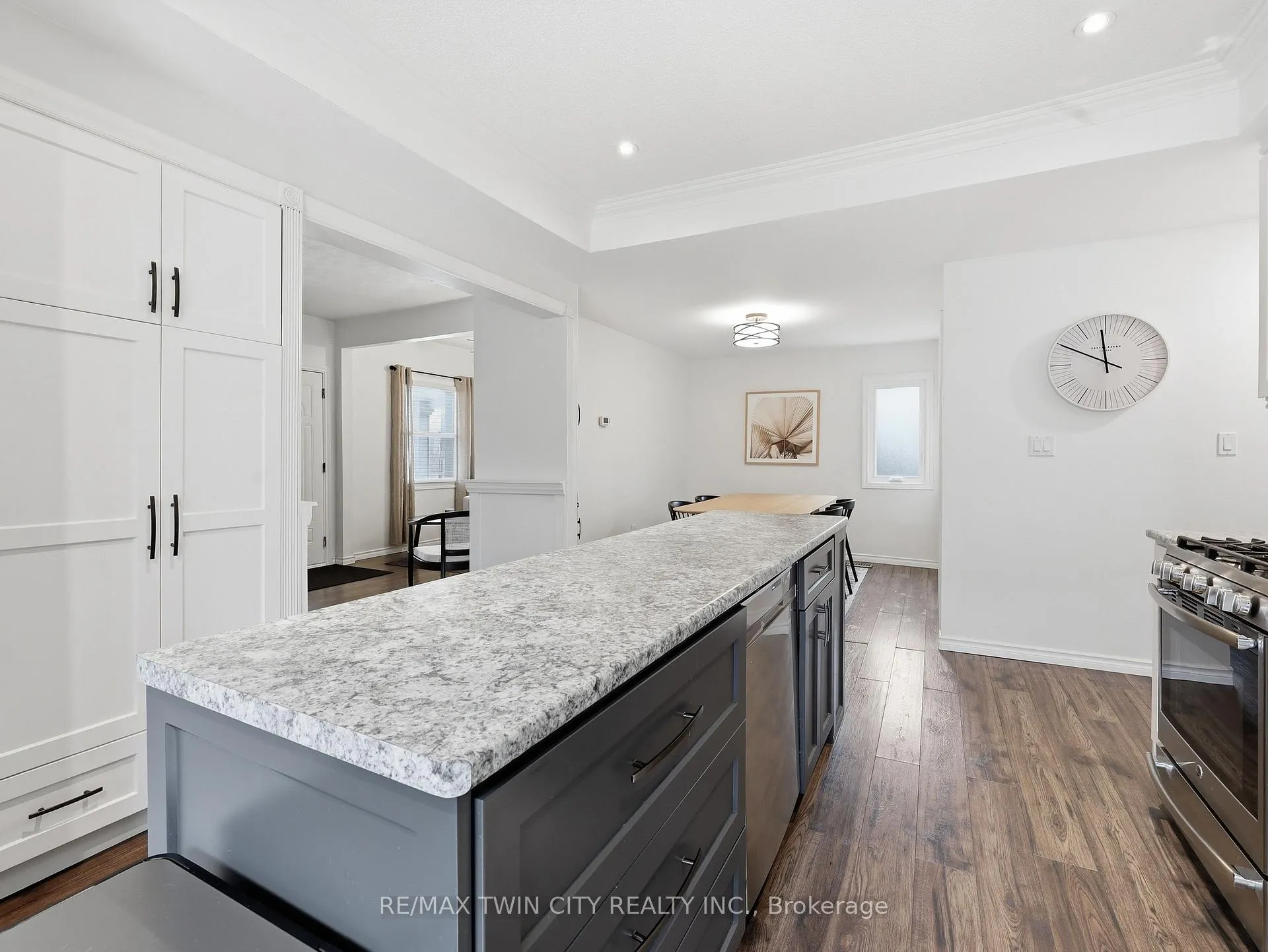 Photo 5 of 167 Elgin Street, Brantford — HOMEH