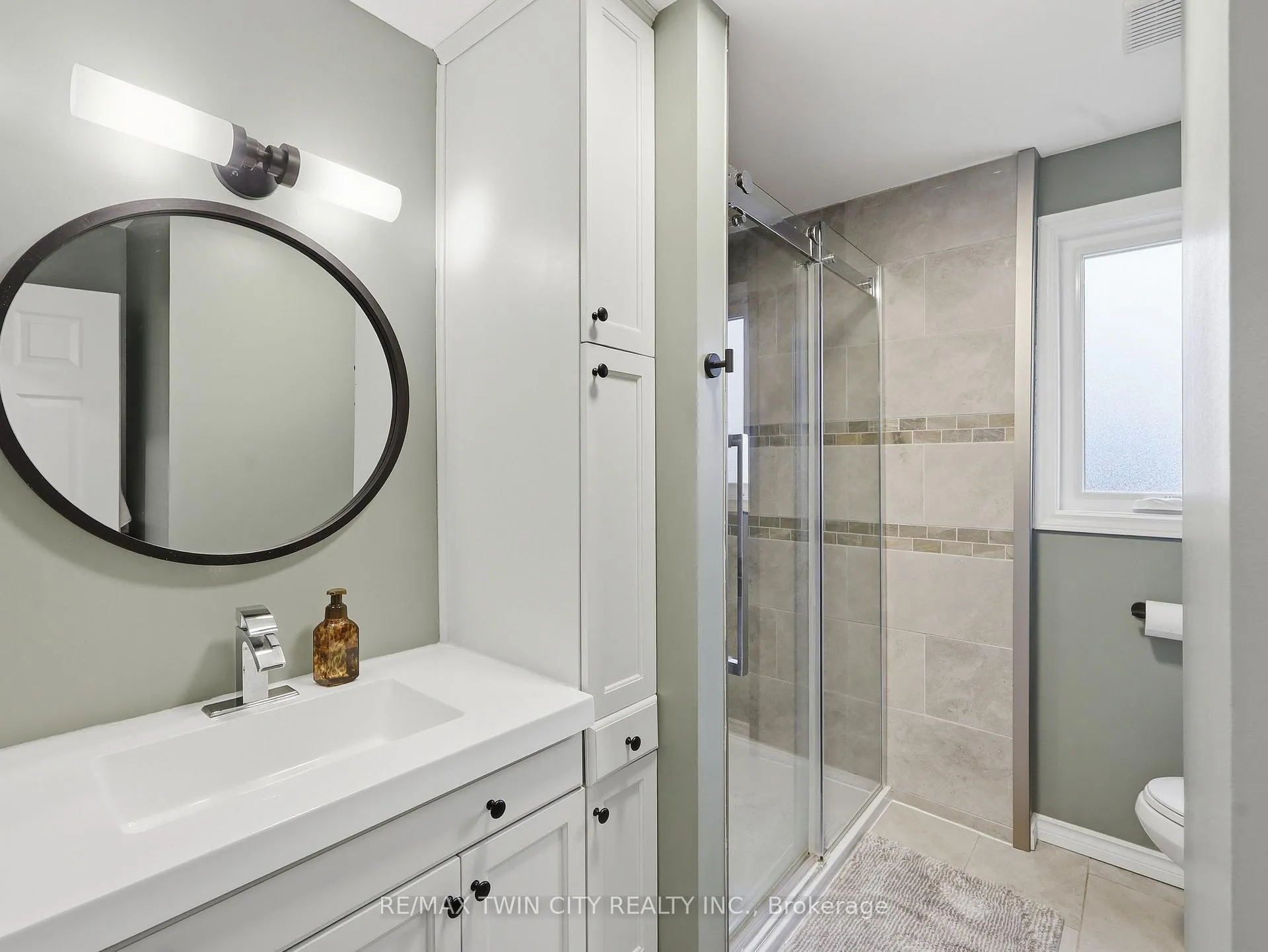 Photo 12 of 167 Elgin Street, Brantford — HOMEH